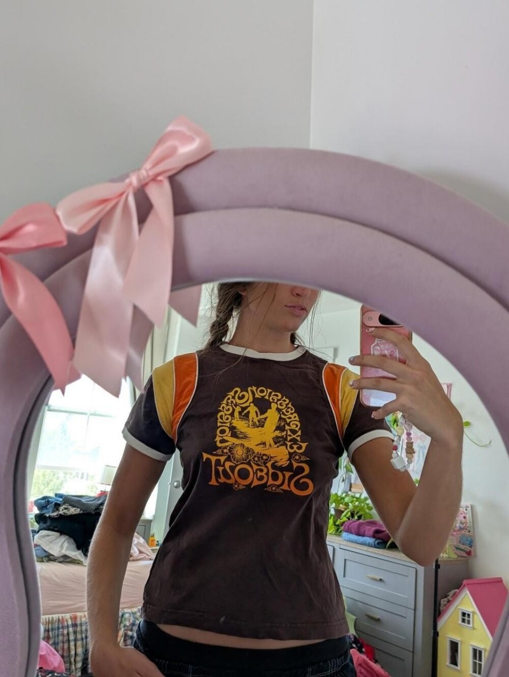 Y2K Brown Graphic Tee with Orange & Yellow Accents Size Medium